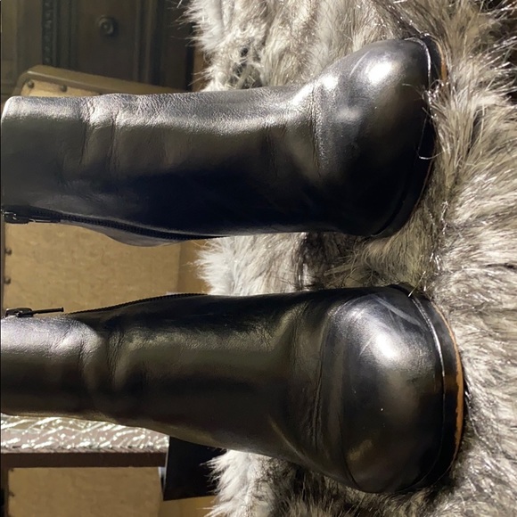 Vince Camuto soft leather black wedge heel booties - Picture 2 of 7